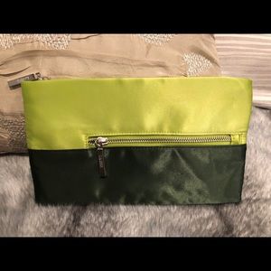 La Mer two tone flat pouch